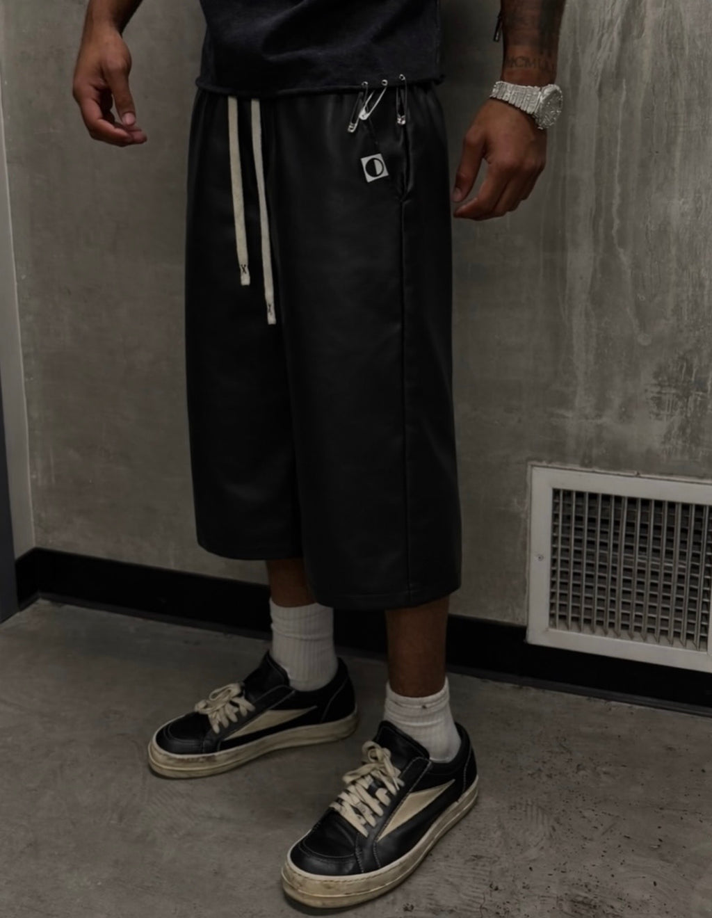 LEATHER EXTENDO SHORTS