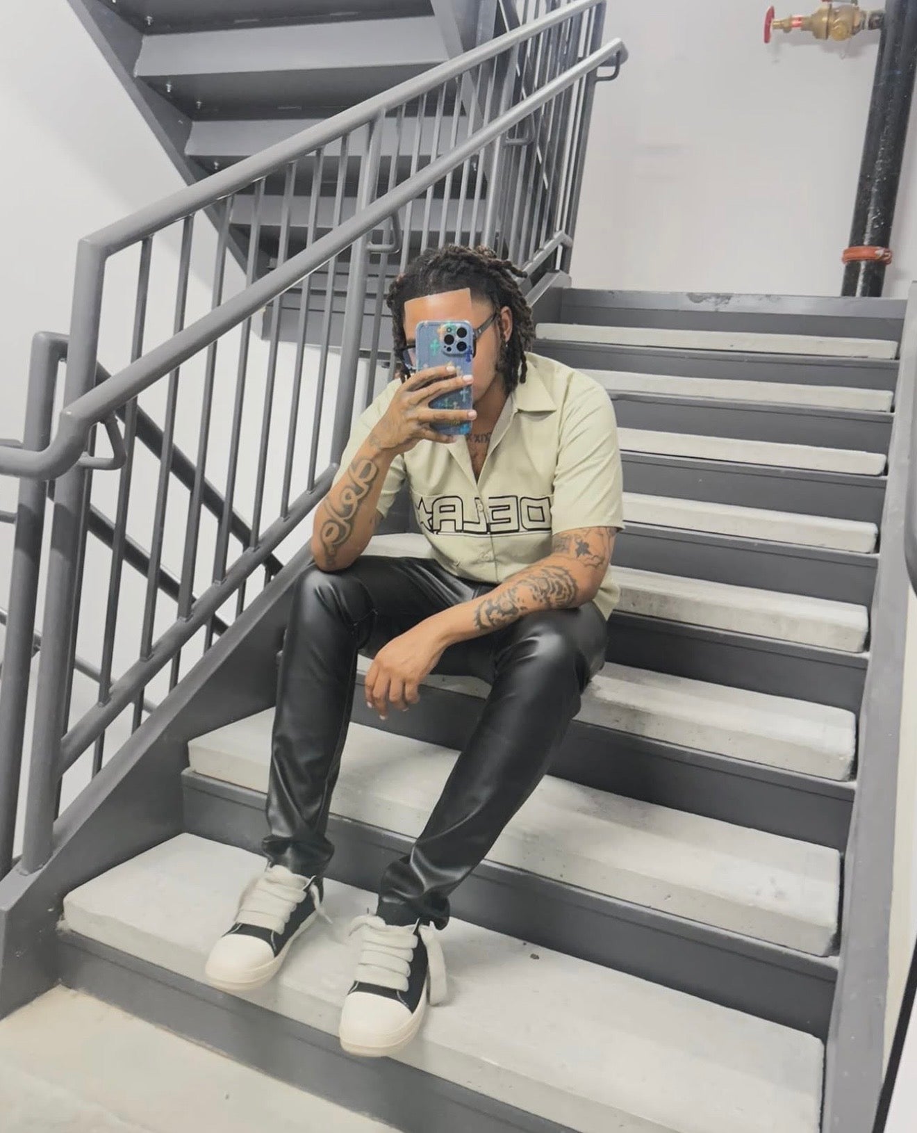 BLACK LEATHER PANTS