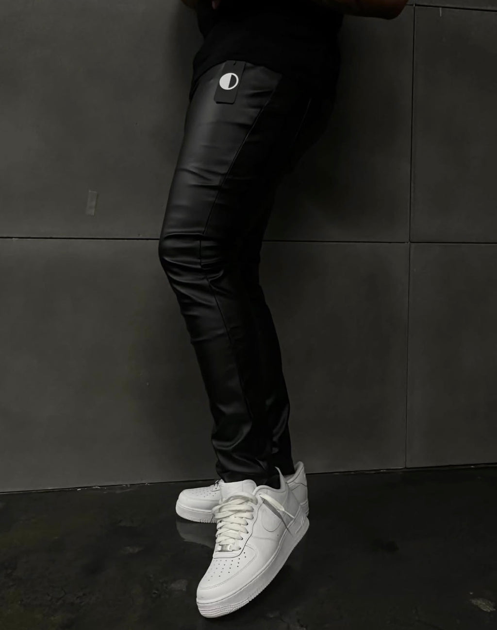 BLACK LEATHER PANTS