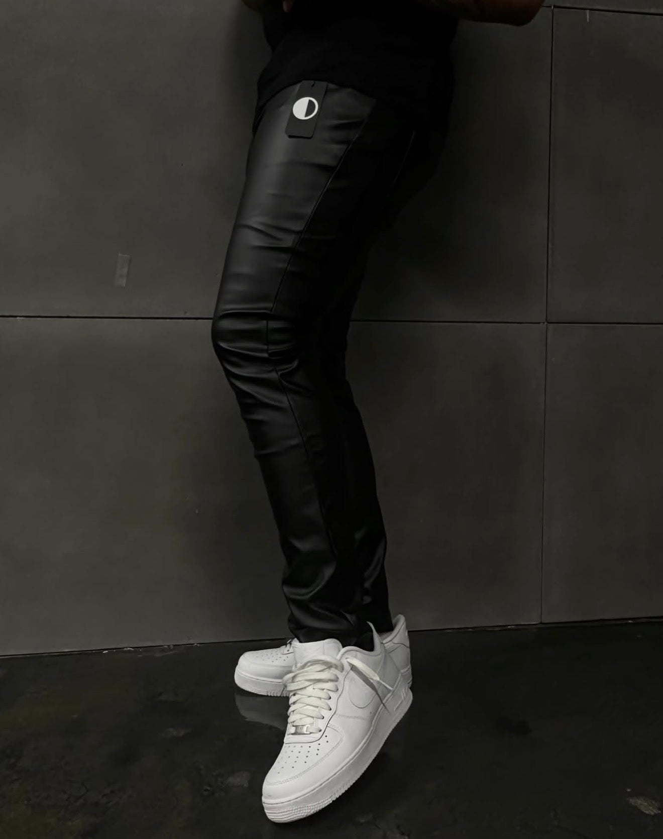 BLACK LEATHER PANTS